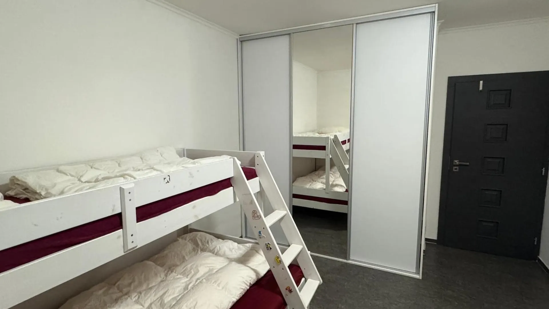 3 Bedroom Apartment, Playground, Bounce Mat Jump Ring Ostrava Czech Republic